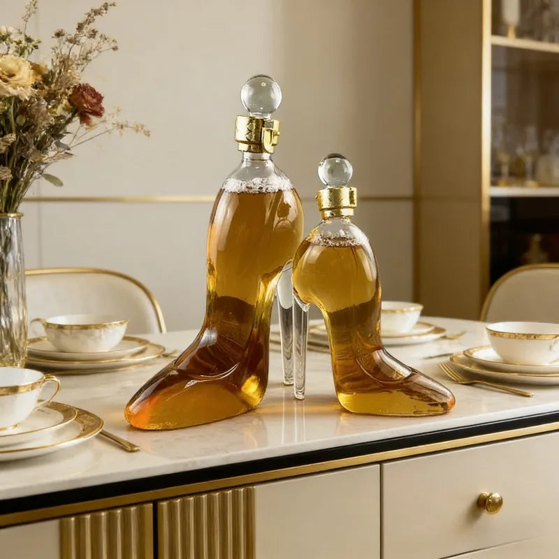 Decanter de Vidro Formato Salto Alto com Tampa – foto 5