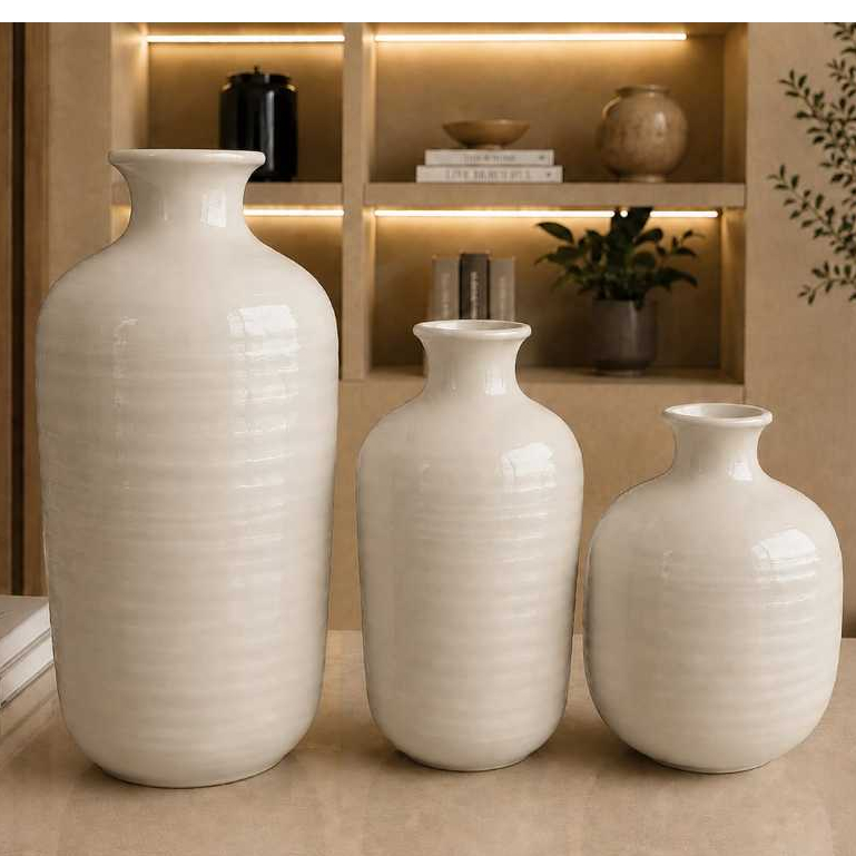 Trio de Vasos Decorativos em Cerâmica com Textura Frisada – foto principal