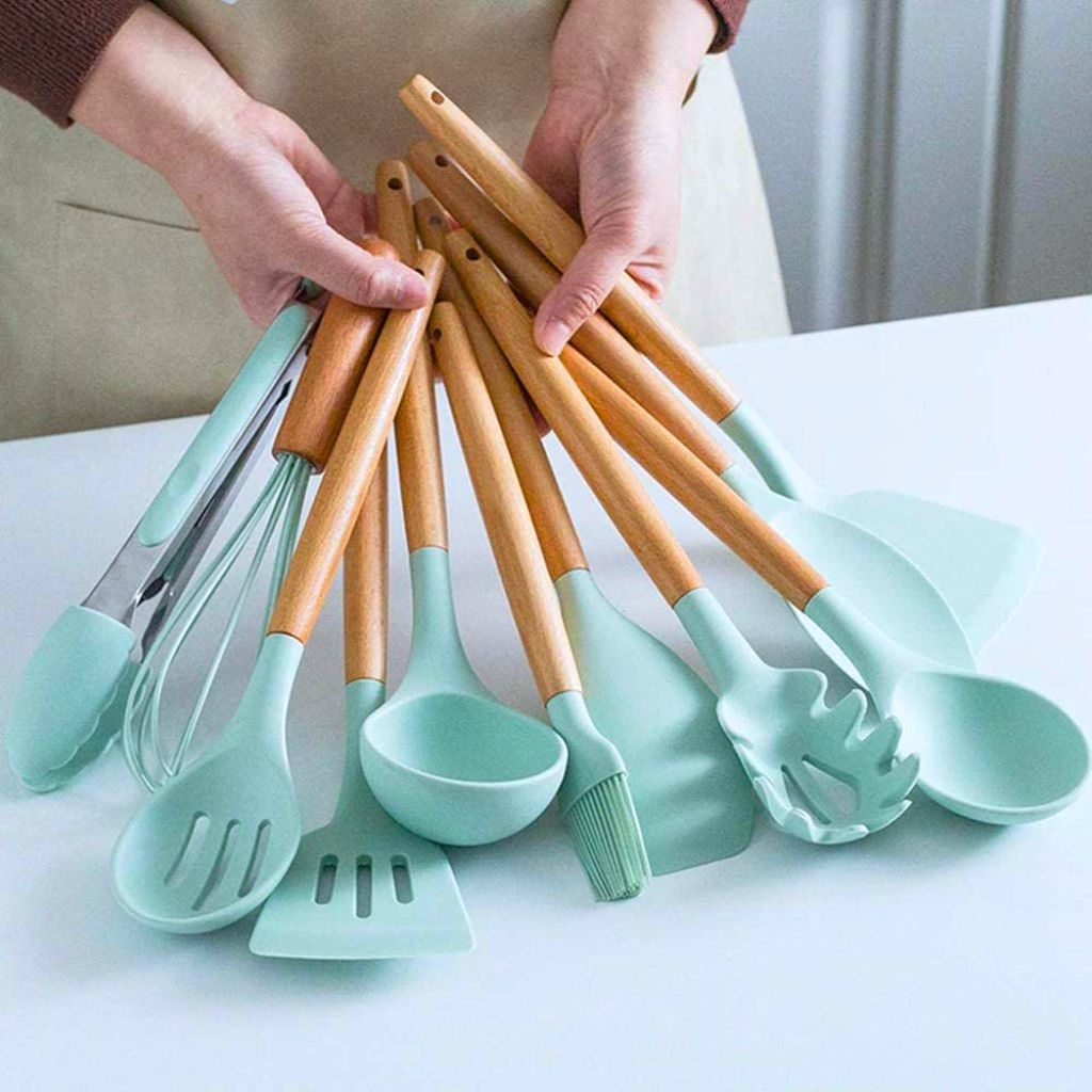 Kit 12 Utensílios de Silicone com Cabo de Madeira e Suporte – foto 4