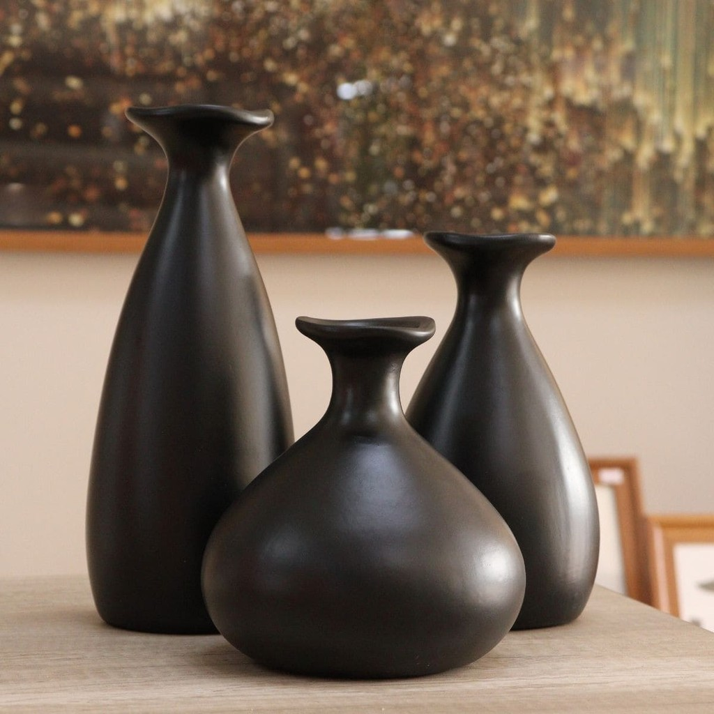 Trio de Vasos Decorativos Formato Garrafa em Cerâmica – foto 3